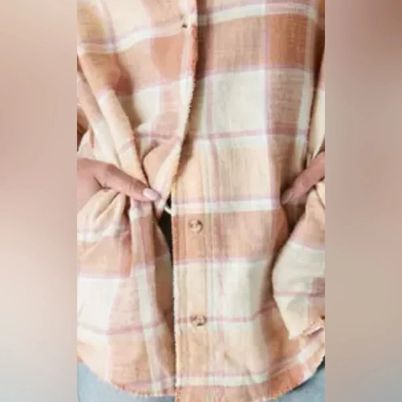 Like New Lucky Brands Women's Oversized Distressed Button-Down Top - Picture 3 of 4